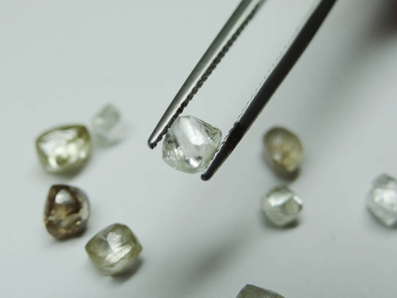 https://rcdrun.com/images/depository/diamonds/800/Rough010.jpg